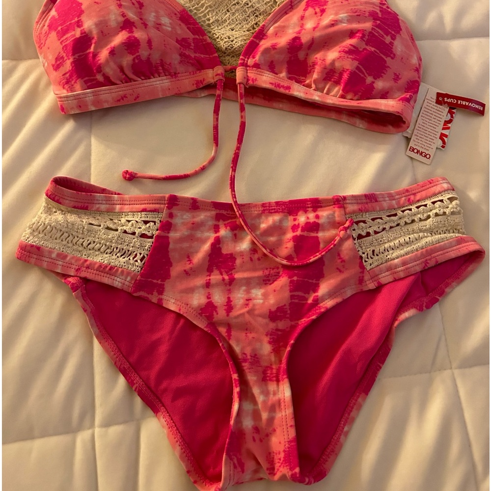 Swimsuit 2 piece.